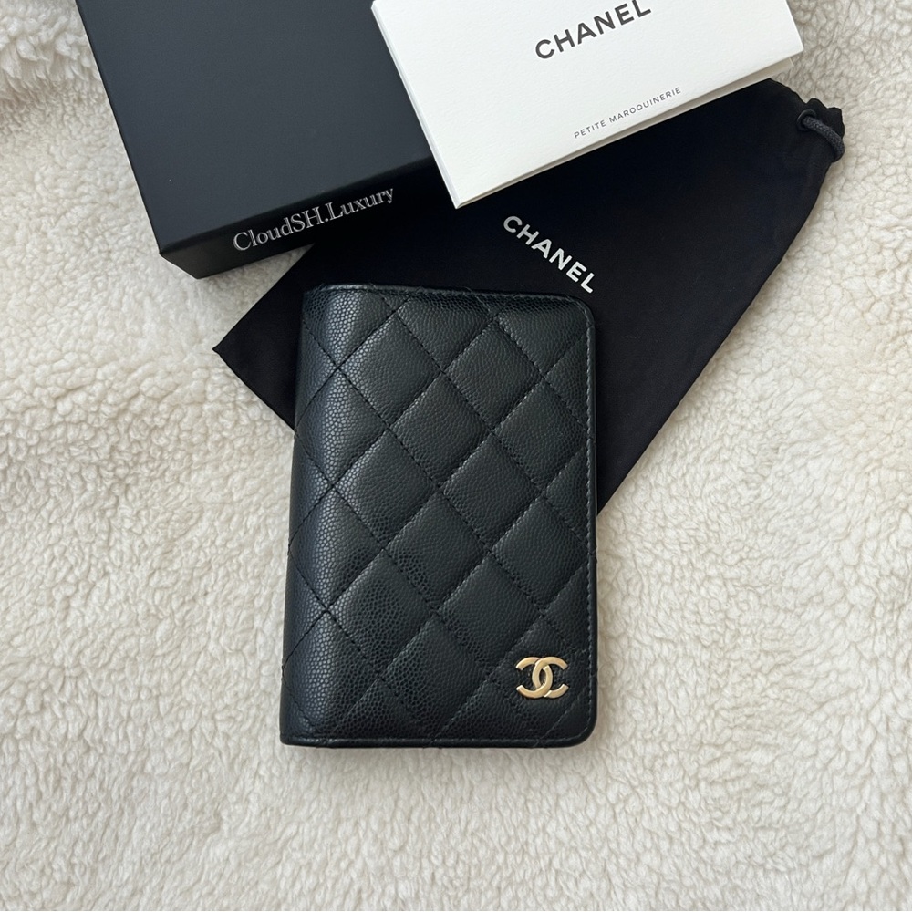 Auth Chanel Classic Quilted CC Logo PM Agenda Cover Black Caviar w/ Gold hdw